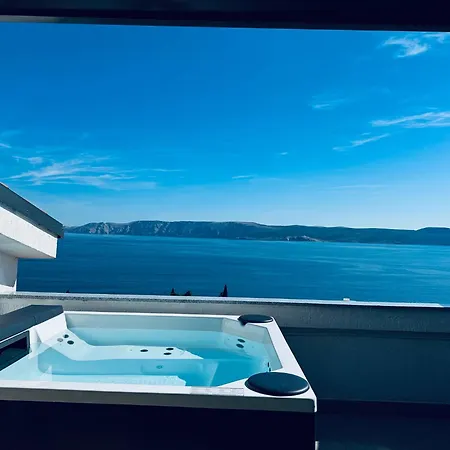 Double Olive In - Croatian Adriatic, Kvarner Bay アパート ノヴィ・ヴィノドロスキー