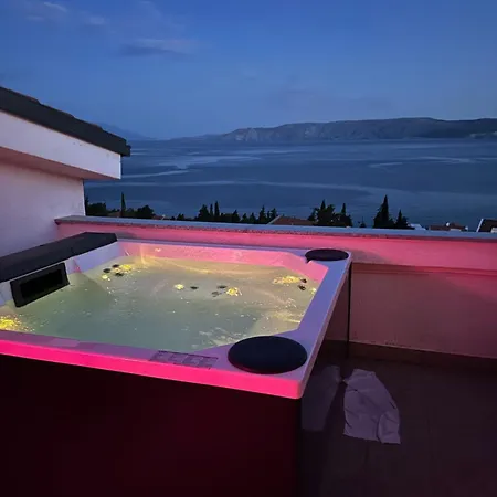 Double Olive In - Croatian Adriatic, Kvarner Bay ノヴィ・ヴィノドロスキー